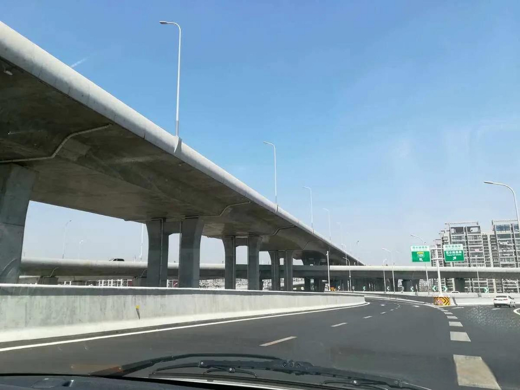 其中,高架桥内环快速路的建设是连云港市交通建设的重点项目之一