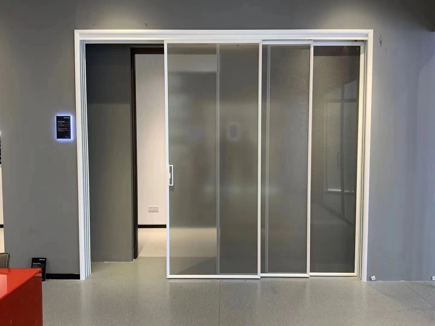 极窄门只需498每平 498元一平方,极窄三联动滑门.厨房滑门,移门 16×3