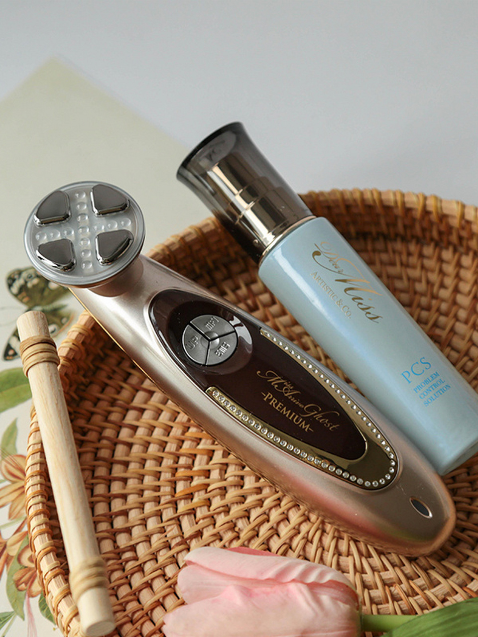 亲爱的集美们,我近来剁手入的缪斯美容仪真的忍不住给你们分享啊,简直