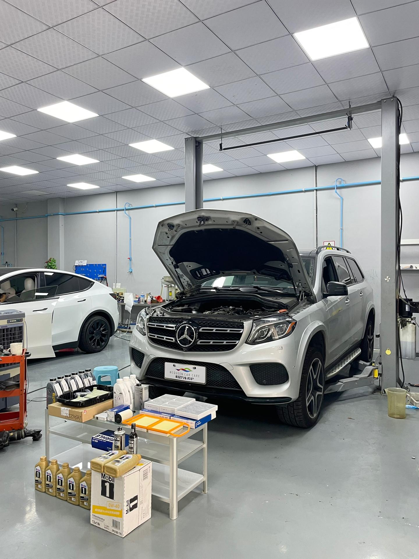 奔驰gls450美版   6w公里大保养.