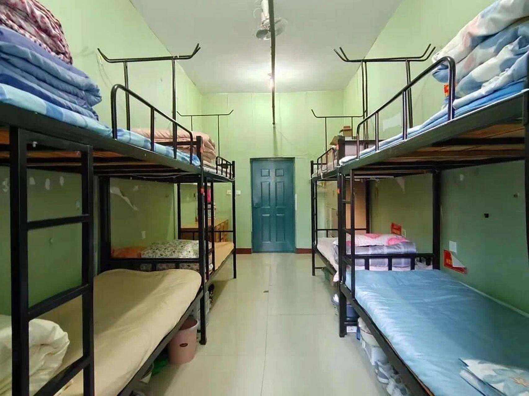 衡水学院宿舍 衡水学院宿舍,宿舍有八人间,六人间.