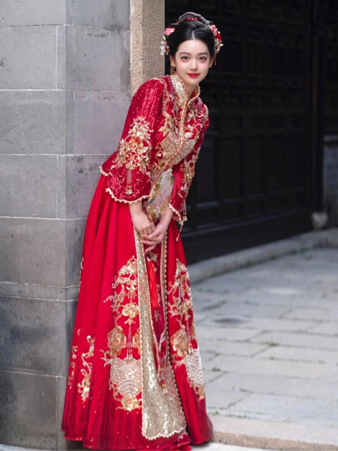 2,图案上 秀禾服的图案都是