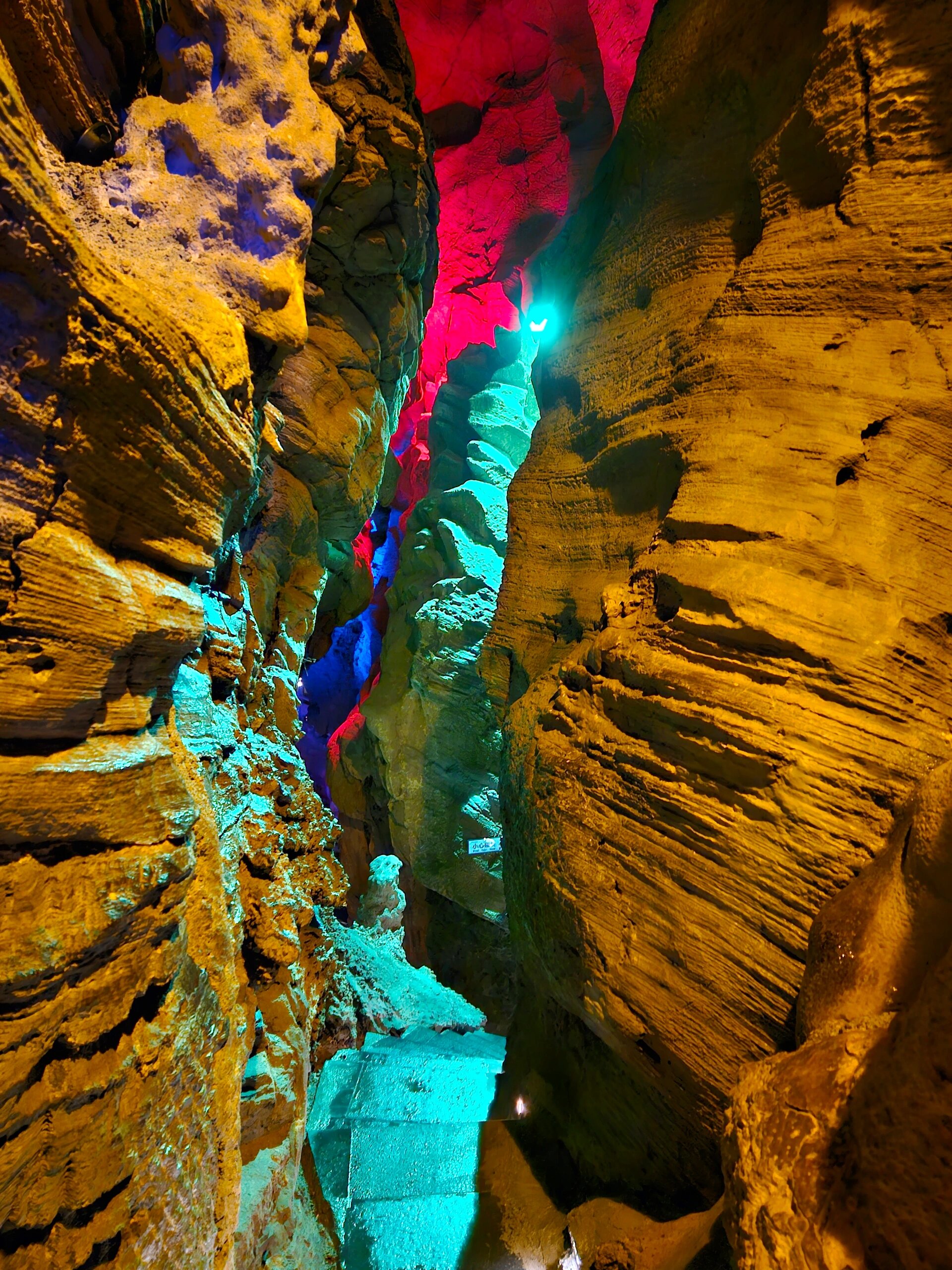 天河潭溶洞图片