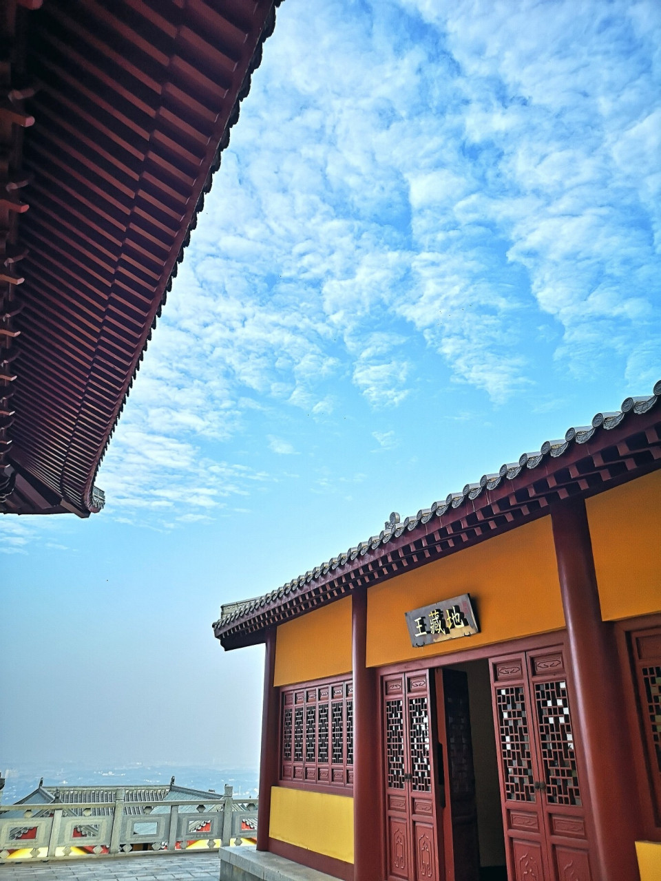 衡阳十牛山水风景区 往雨母山方向走,距离衡阳市区大概13公里左右