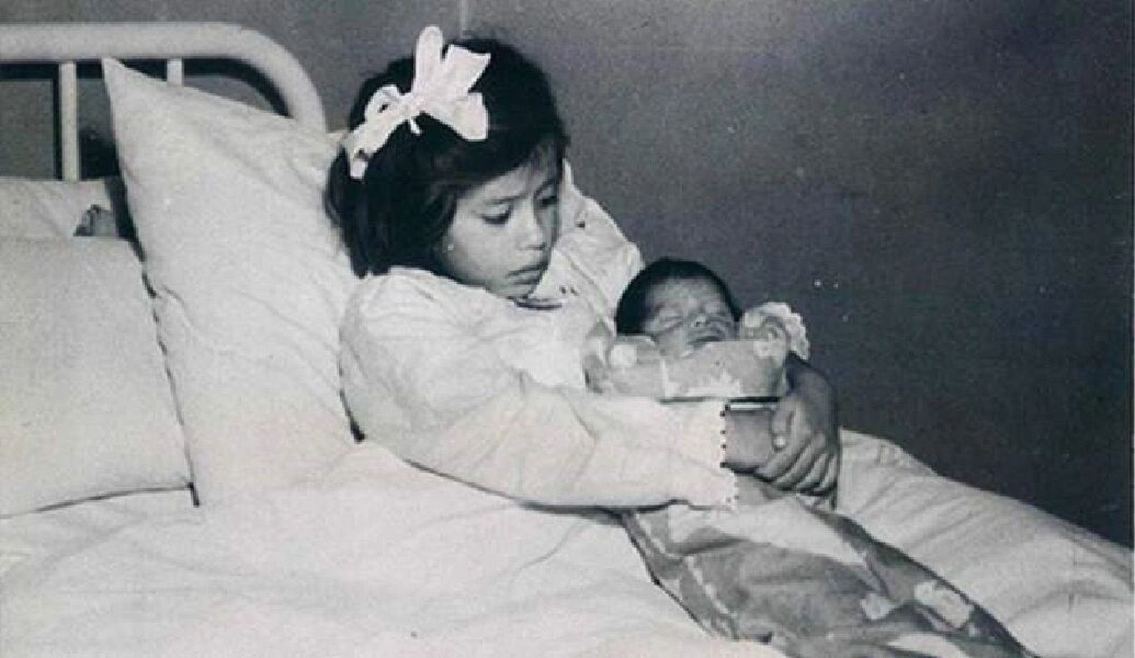 琳娜·梅迪纳:世界上最年幼的母亲,年仅五岁 1933年9月23日,琳娜·