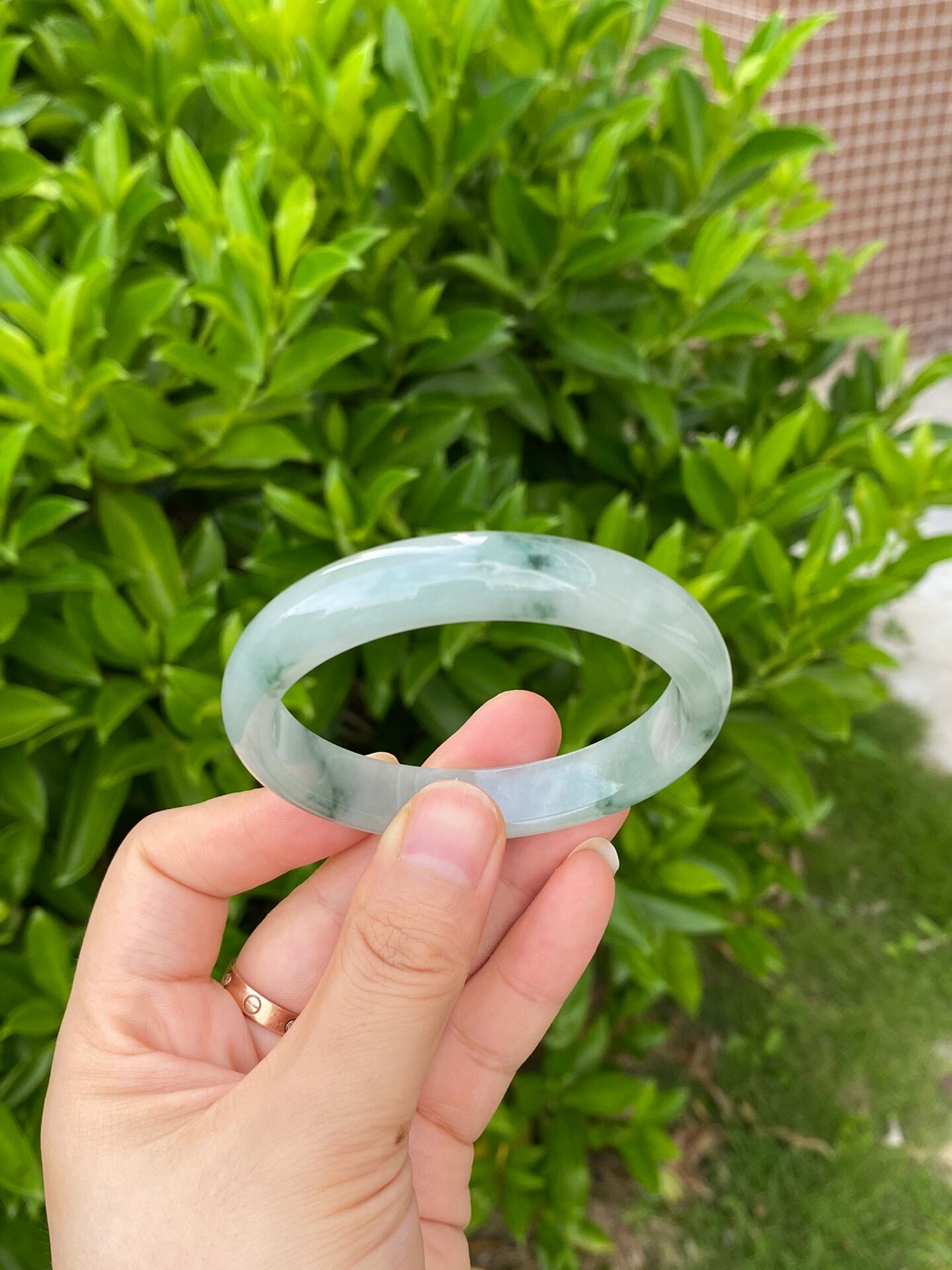 糯冰底飘花翡翠手镯  尺寸:58-11.8-7.