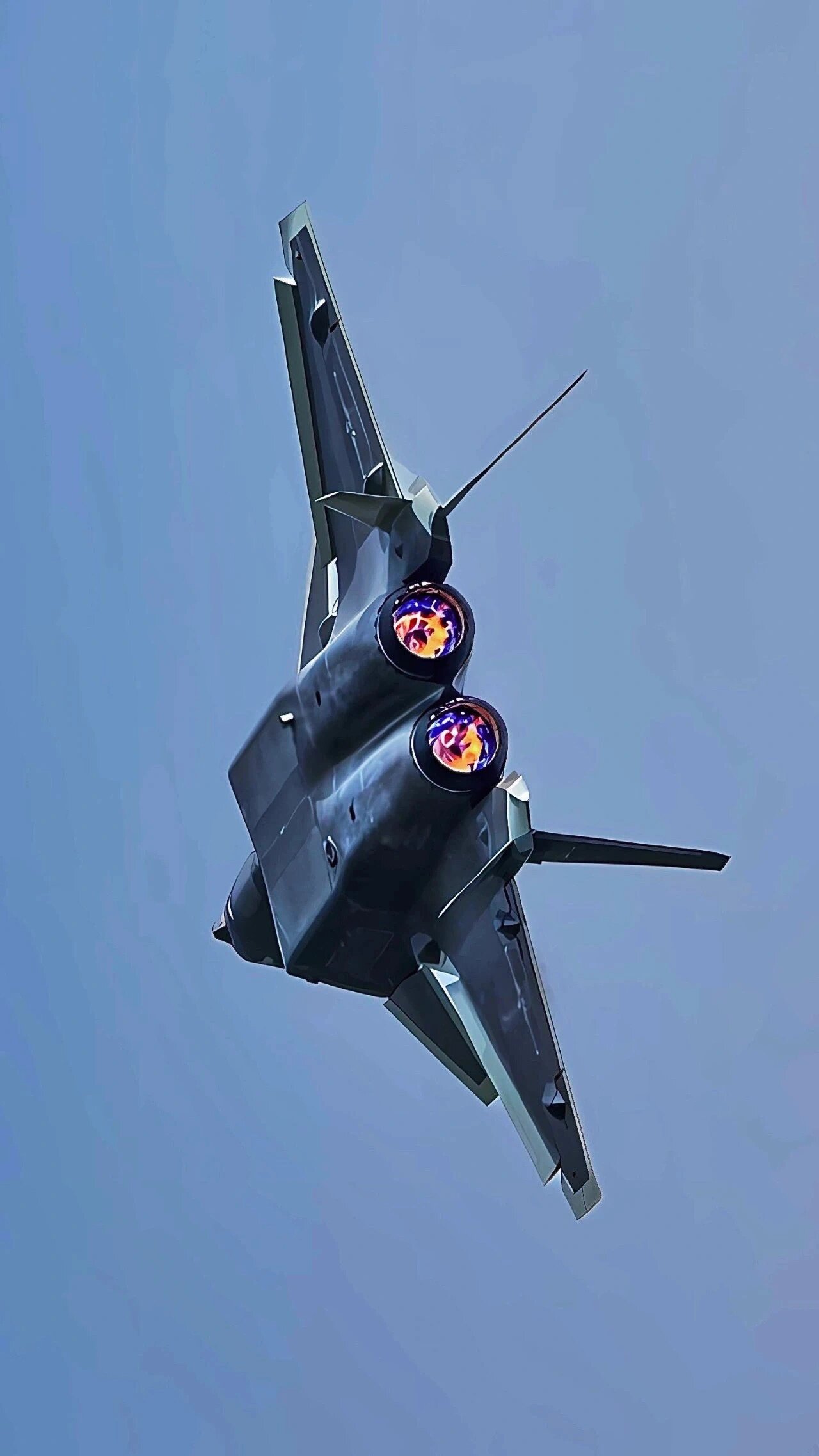 国之重器,歼20威龙壁纸 如同一位身披战甲的勇士,守护着国家的安宁与