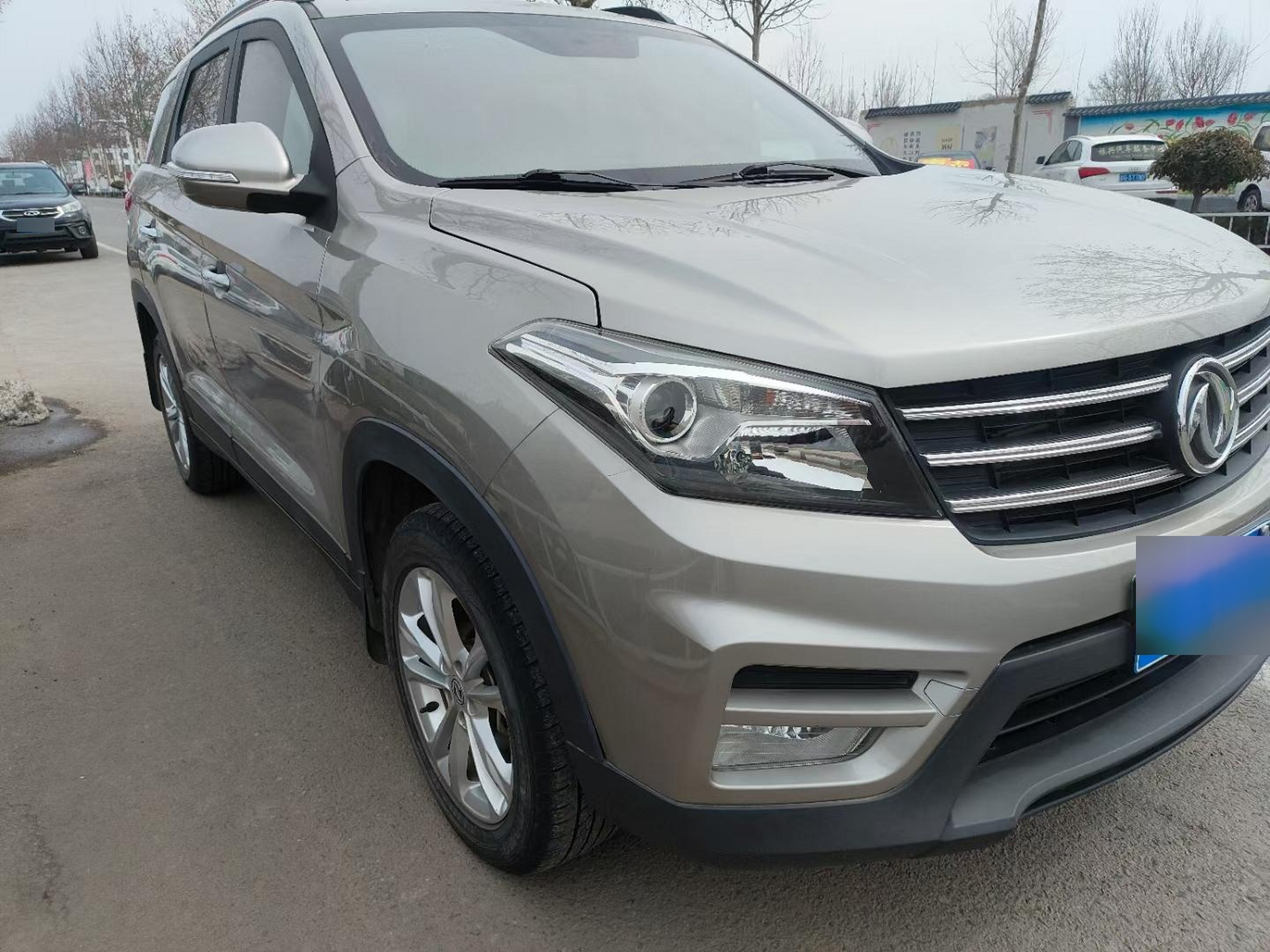 今日力荐此车,标准中型七座suv,20年手动东风风光560,就跑了三万公里