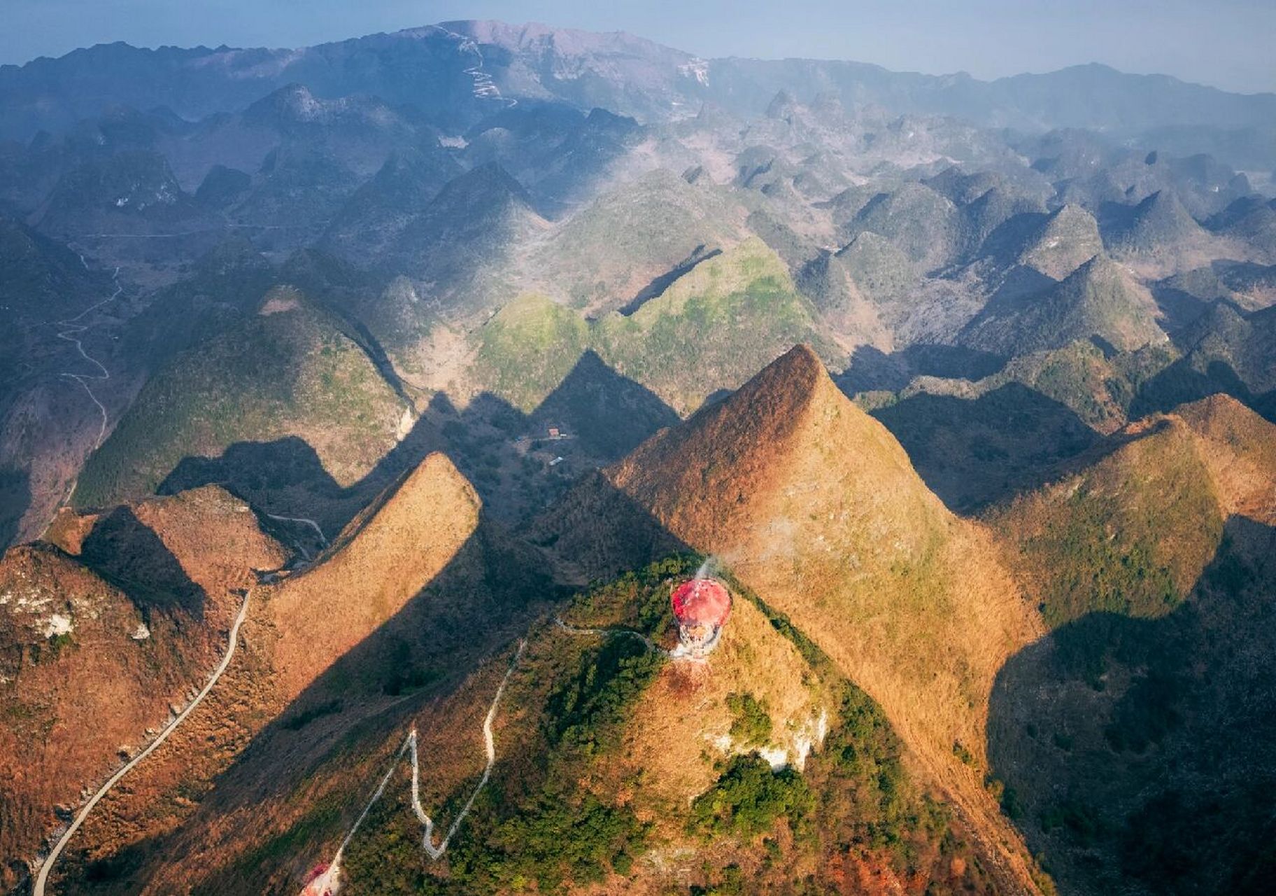 广东神山,冈仁波齐之靘雾山 在广东的清远市阳山县杜步镇,有一片神奇