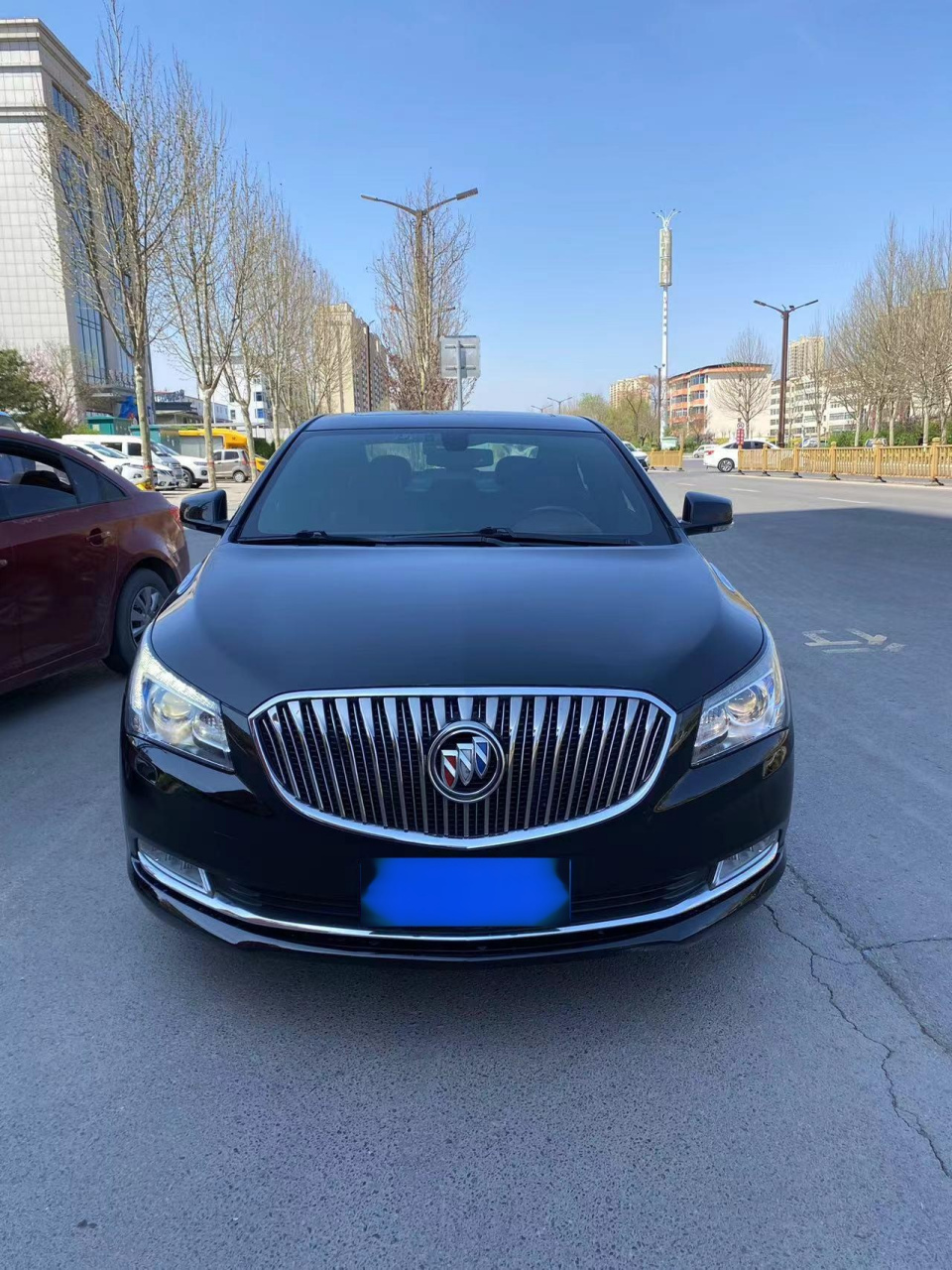 2015年别克君越.自动2.4l豪华版 10万公里 新车指导价27.