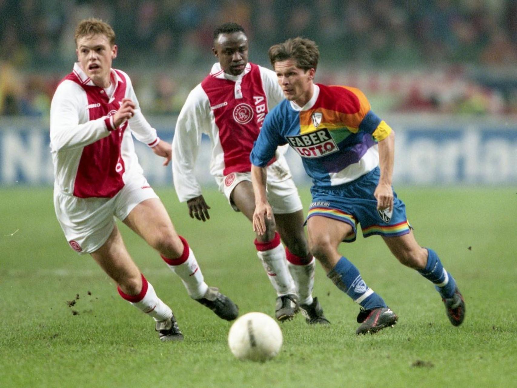 波鸿今天凌晨打门兴时穿的这件彩虹球衣挺炫酷的,德甲臂章也黑化了