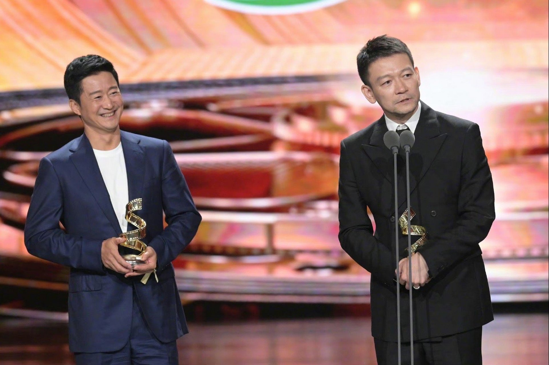 郭帆吴京影响力电影人# 郭帆,吴京一起领取#微博电影之夜#"影响力