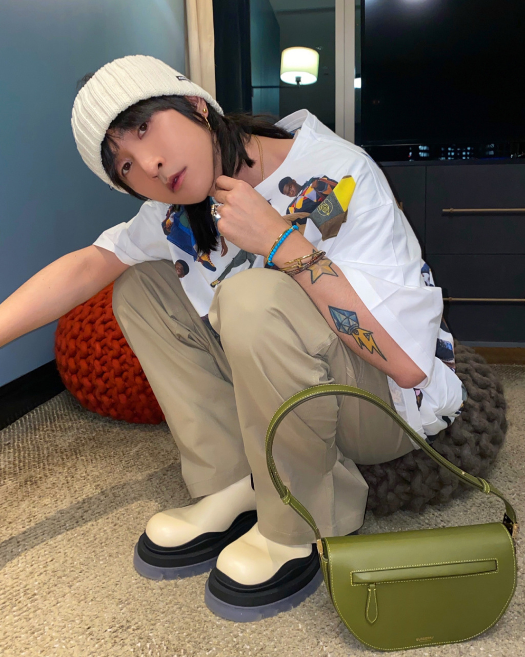 9898989898989898 tee loewe 包 burberry 裤子,靴子