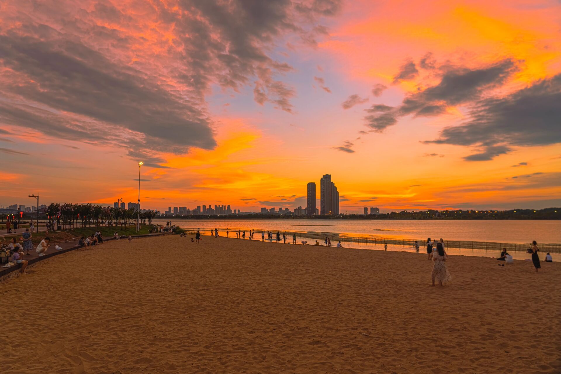 长沙松雅湖·绝美沙滩日落 如果赶不上凌晨五点多的日出, 那不妨来