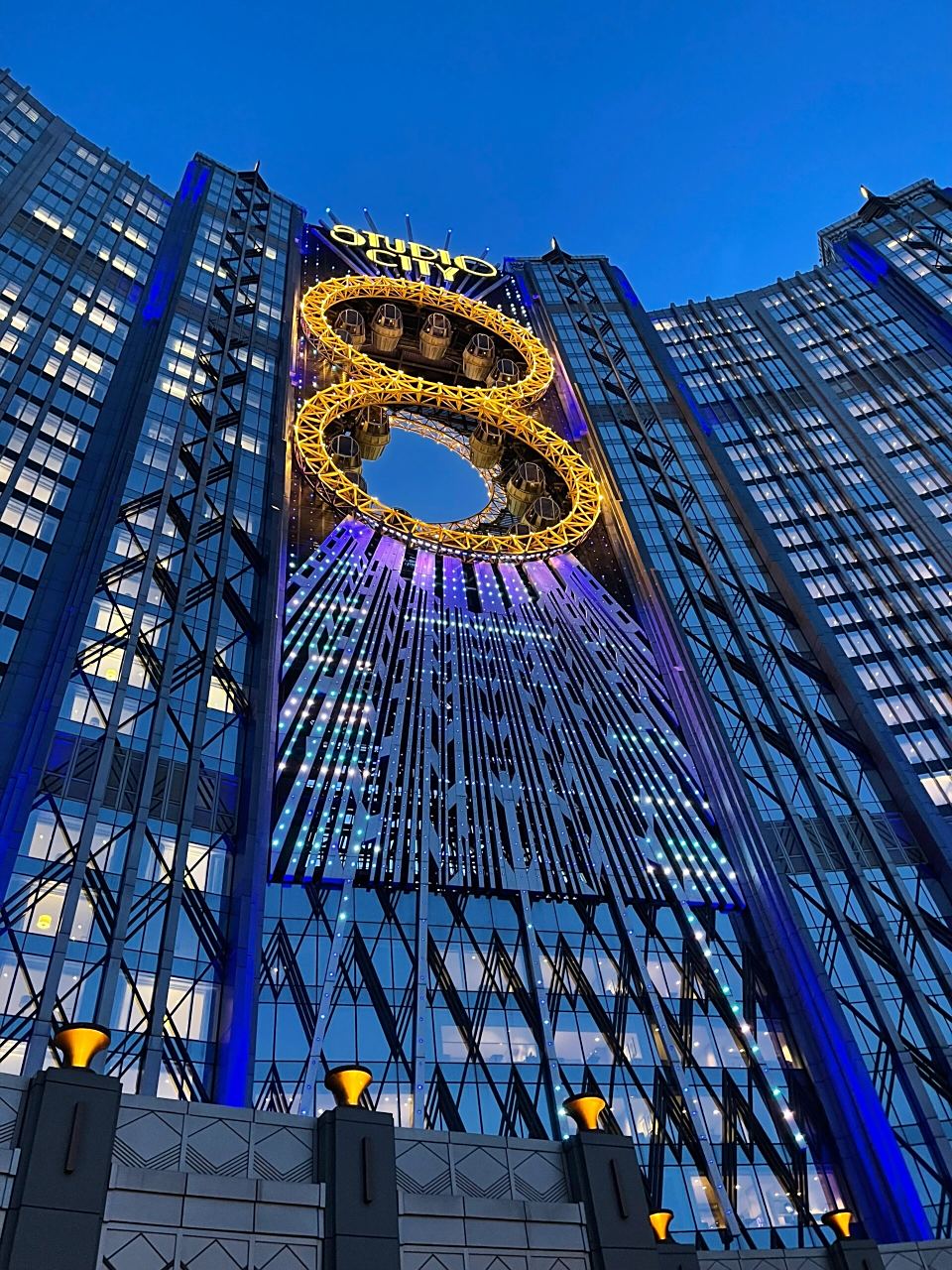 澳门新濠影汇8字摩天轮必打卡哦!