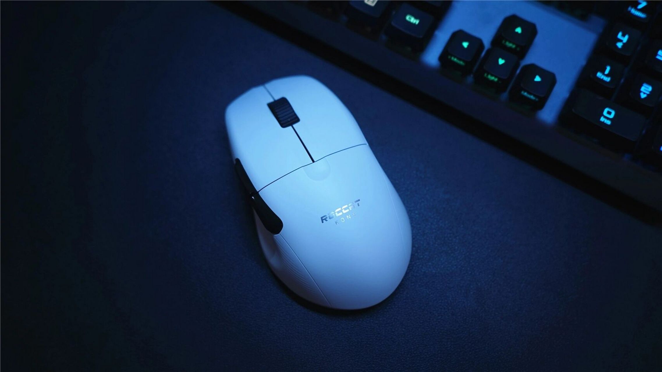 冰豹魔幻豹kone pro air是冰豹kone家族中的首款无线游戏鼠标,优秀的