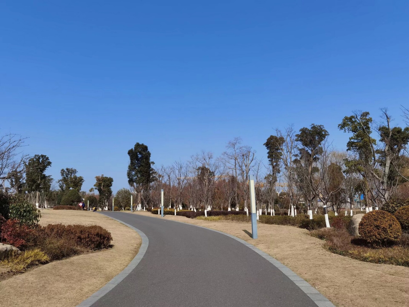 上海九科绿洲公园 九科绿洲公园,位于上海市松江区九亭镇,距上海市