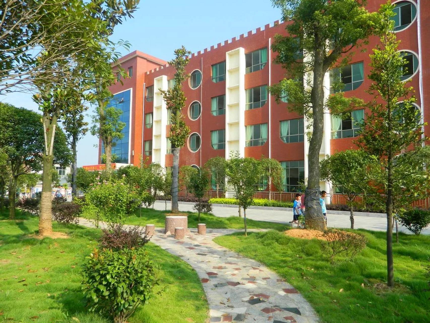 学校历来就不是净土.