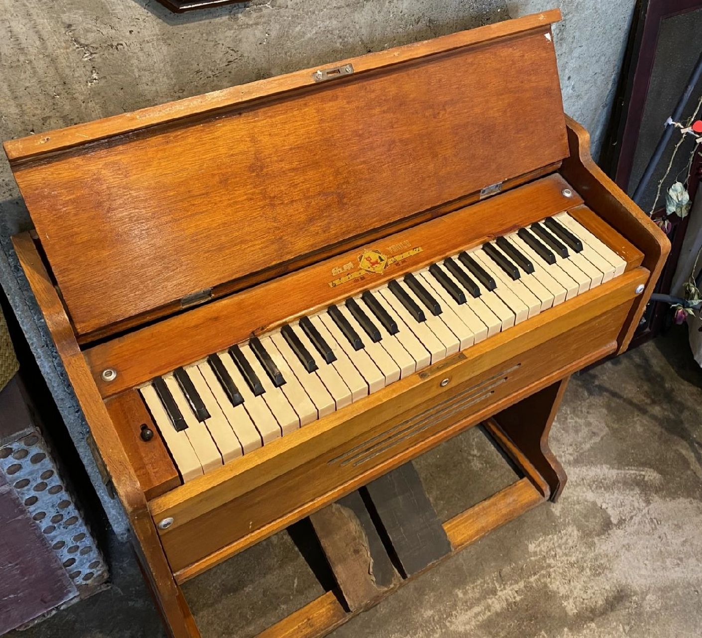 复古怀旧脚踏风琴 70.80年代的钢琴