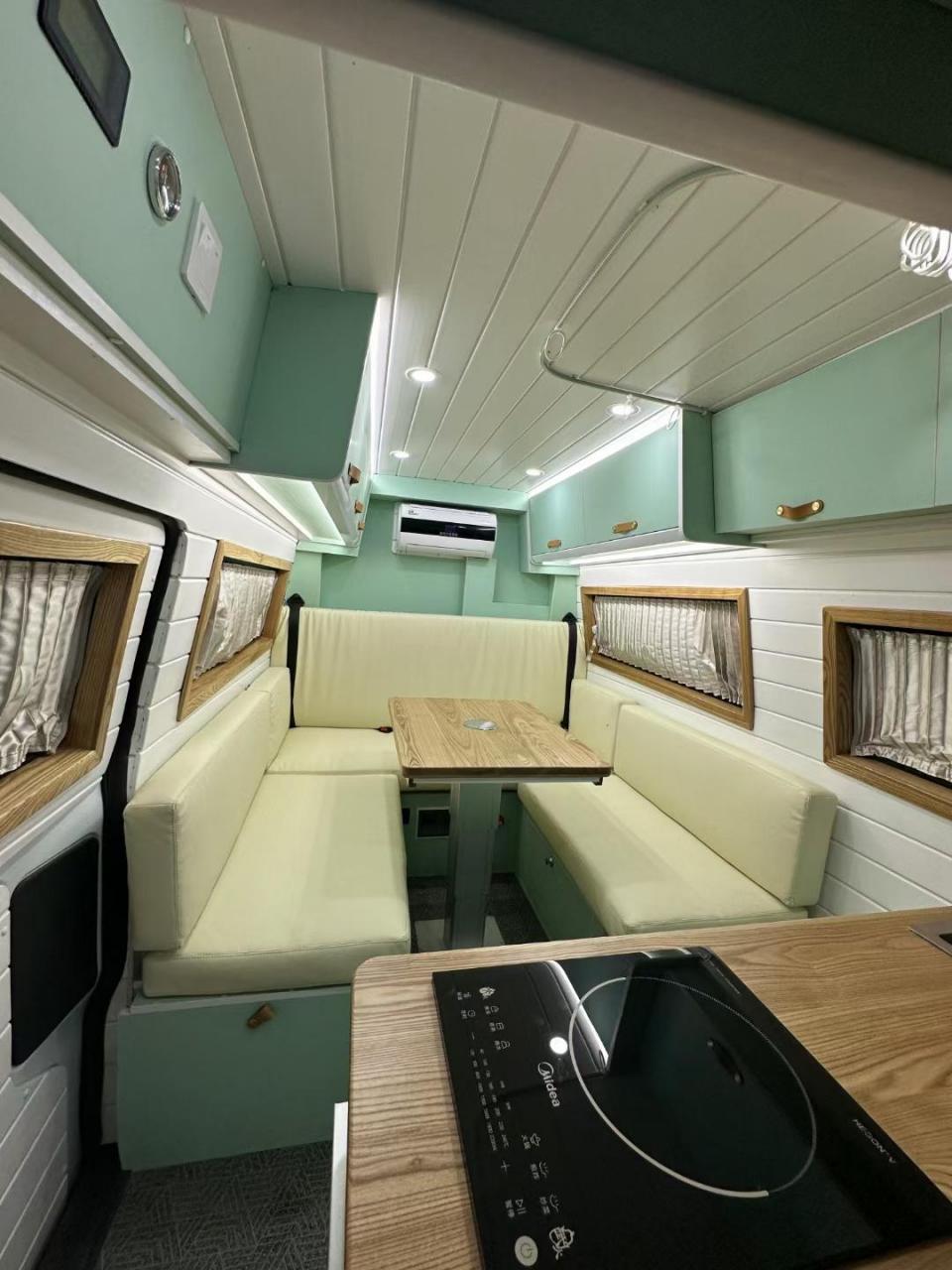 大连朗特房车,每个月免费提供2个车位供车友自改床车,房车,宿营车