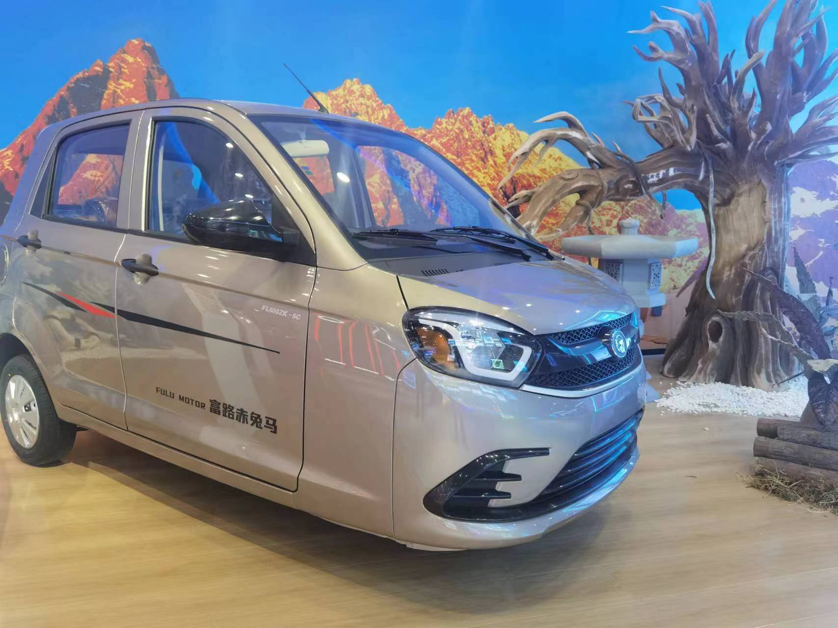 高端享受 一步到位 步步到位 富路赤兔马大排量燃油三轮摩托车.