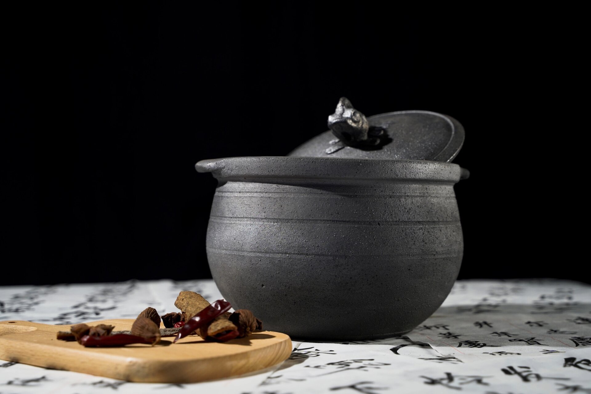 99 来自"中华砂器第一乡""四川雅安荥经县的特产,经纱谣-荥经砂锅!