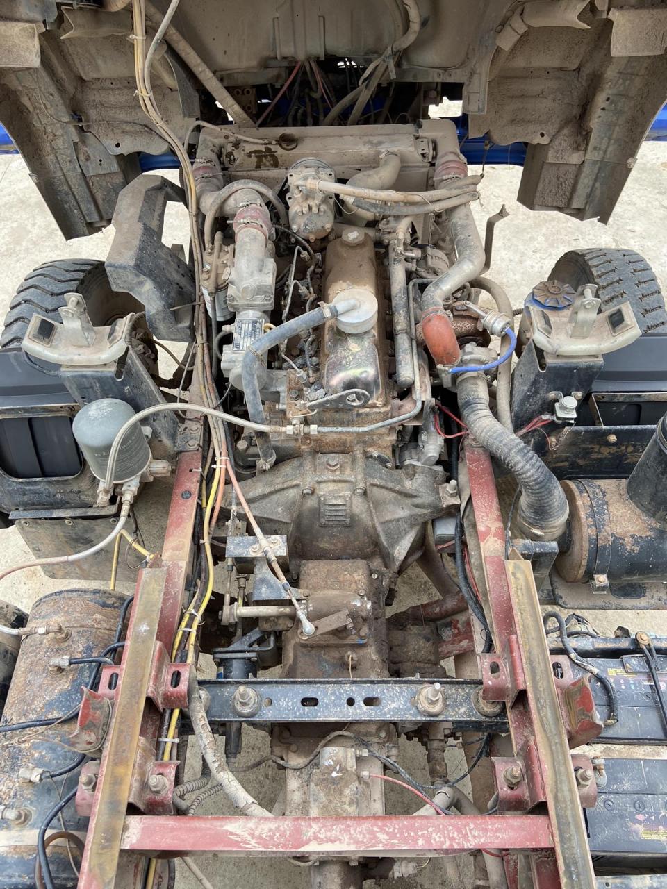 14年4月极品中的极品重汽王牌757b,整车原版原漆,可以挑战17年车况