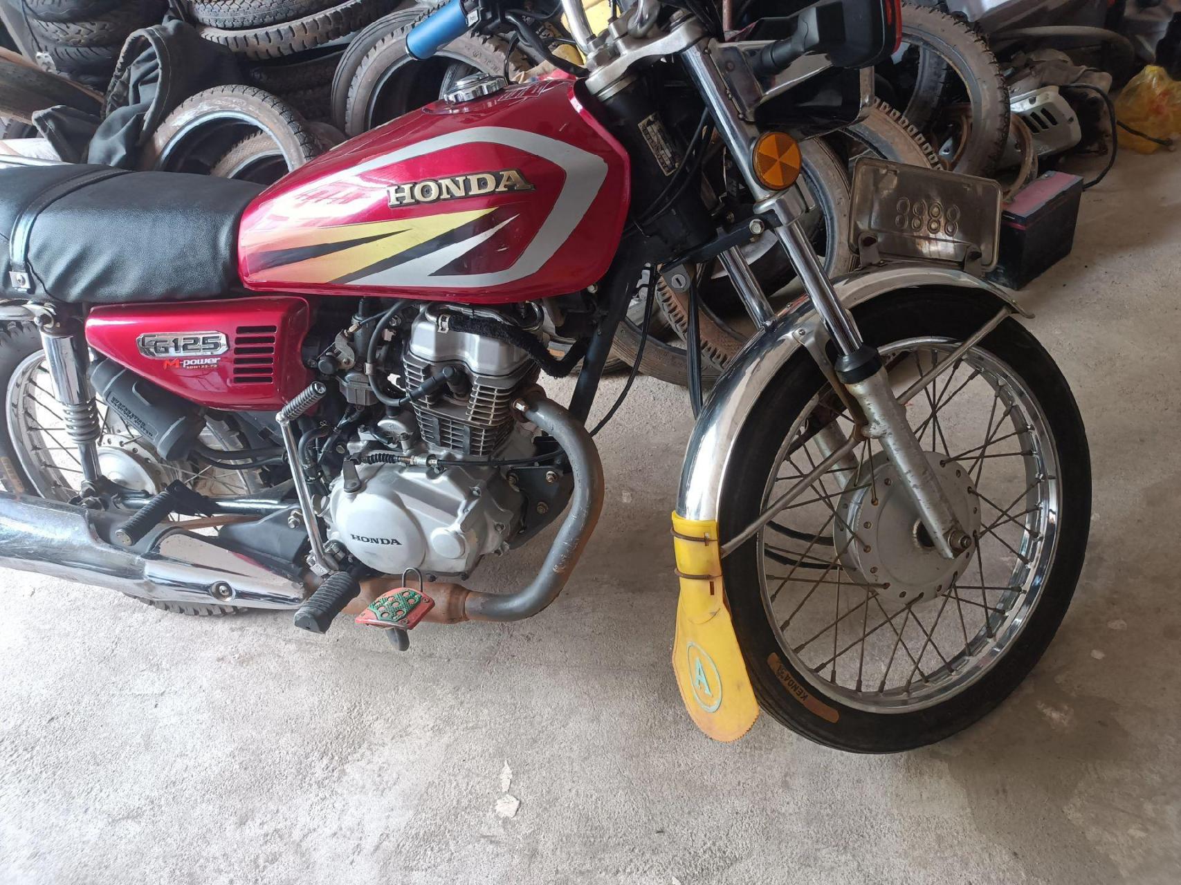 出一辆新大洲本田cg125cc 2014年的车 停放多,骑行少 发动机无拆修小