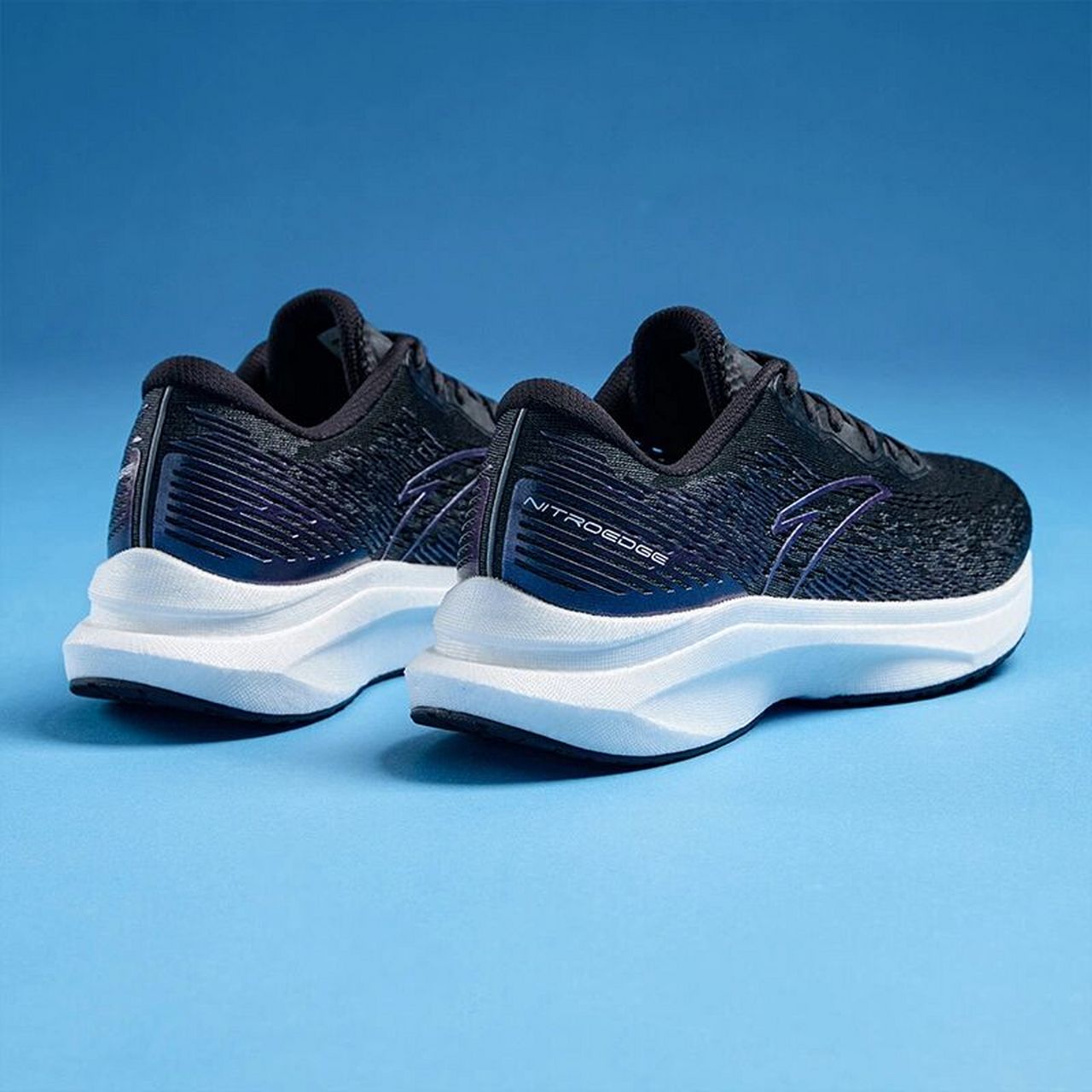 安踏冠军跑鞋2代life 夏日好物推荐 安踏冠军跑鞋2代lite 超强缓震