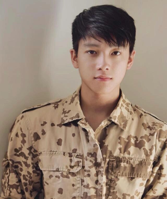 男士发型之自然斜刘海发型