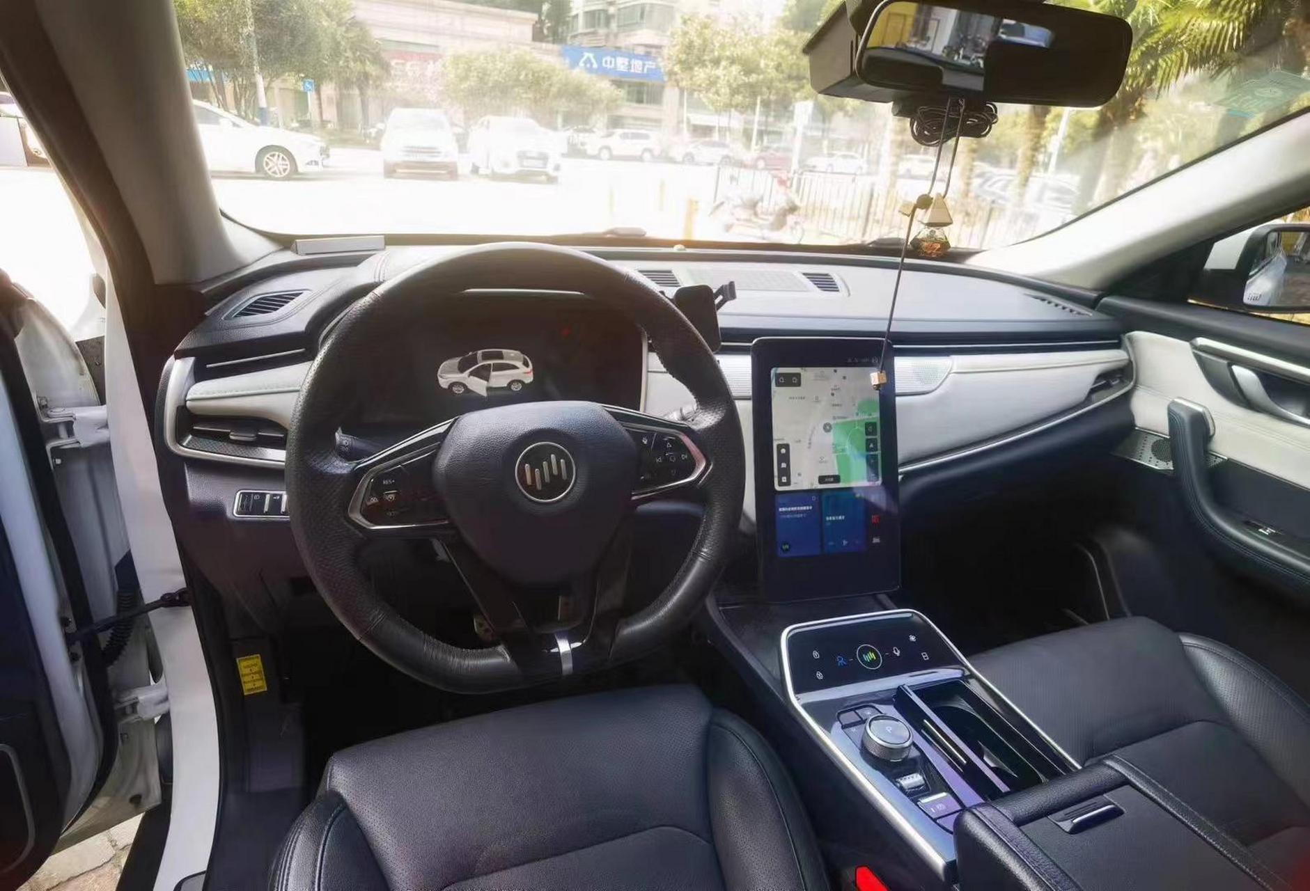 19年上牌 威马 ex5 续航400 车子漂亮 内饰崭新 价格便宜 4万多