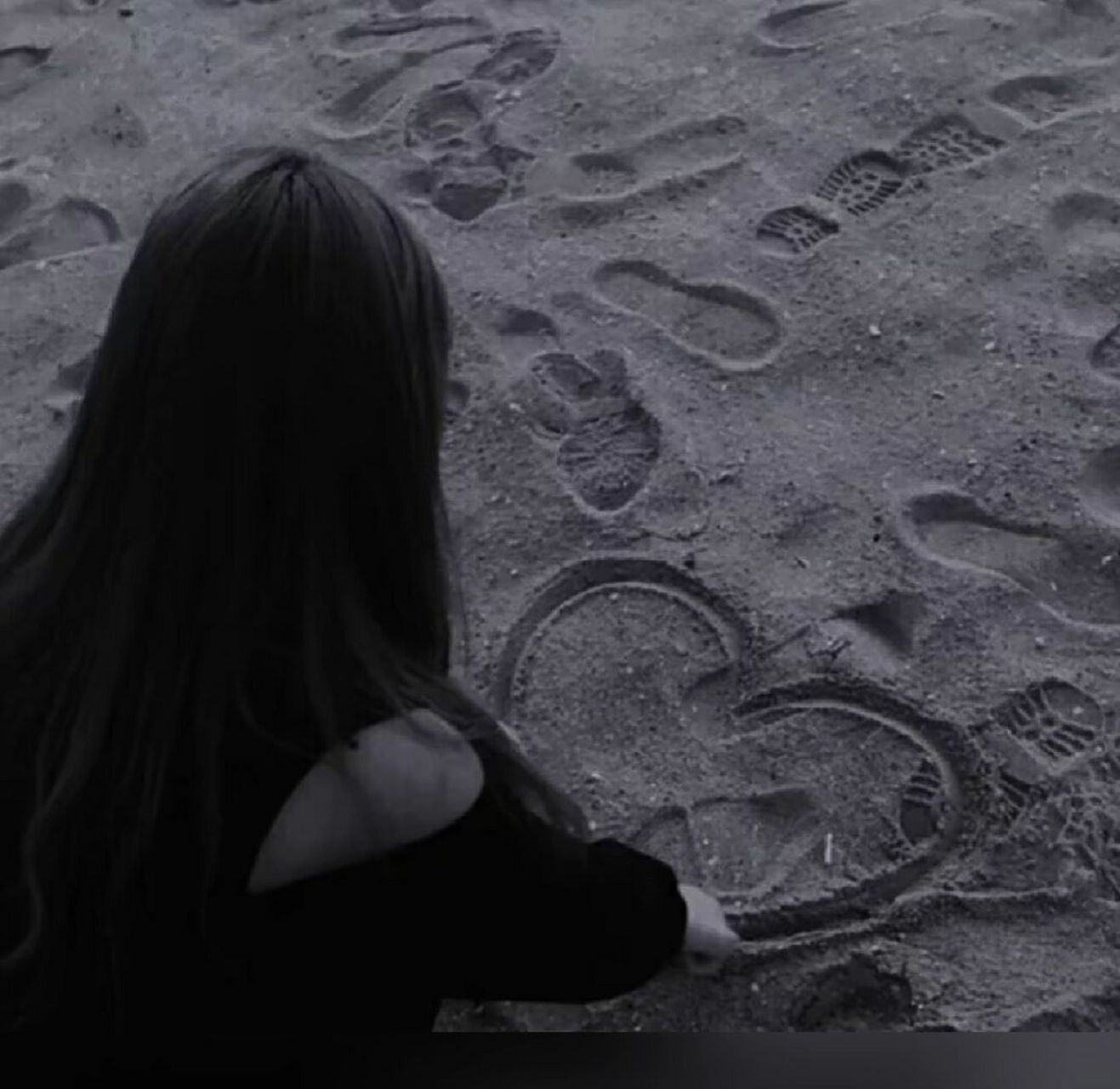 emo的伤感头像 万年一更的我,来更新了,你们为什么都喜欢这种悲伤的