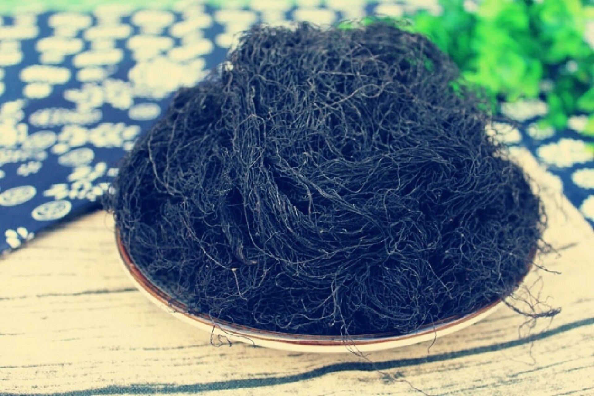 野菜知识74头发菜 发菜,又名龙须菜,江蓠,是一种野生的藻类植物.