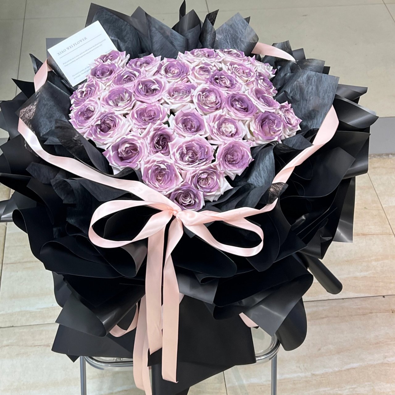 网红玫瑰33朵乌梅子酱花束生日花束 今天客户发图款式给我们,做的33朵