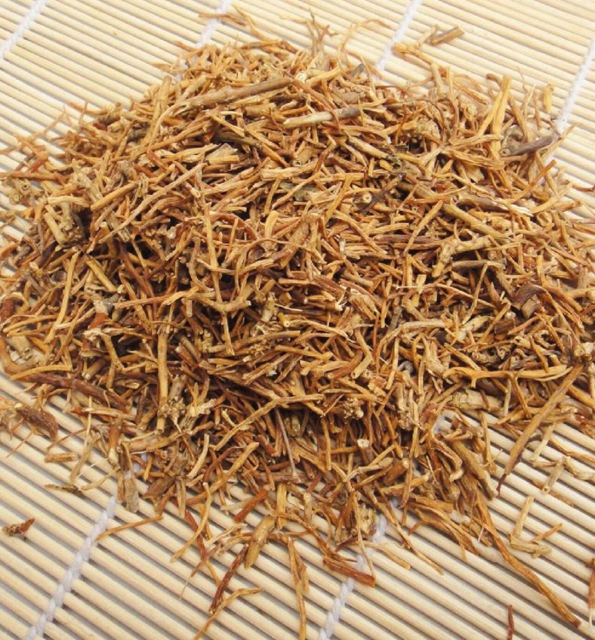 看故事学中药(龙胆草) 龙胆中药故事 大洋山曾村有个穷孩子叫曾童,长