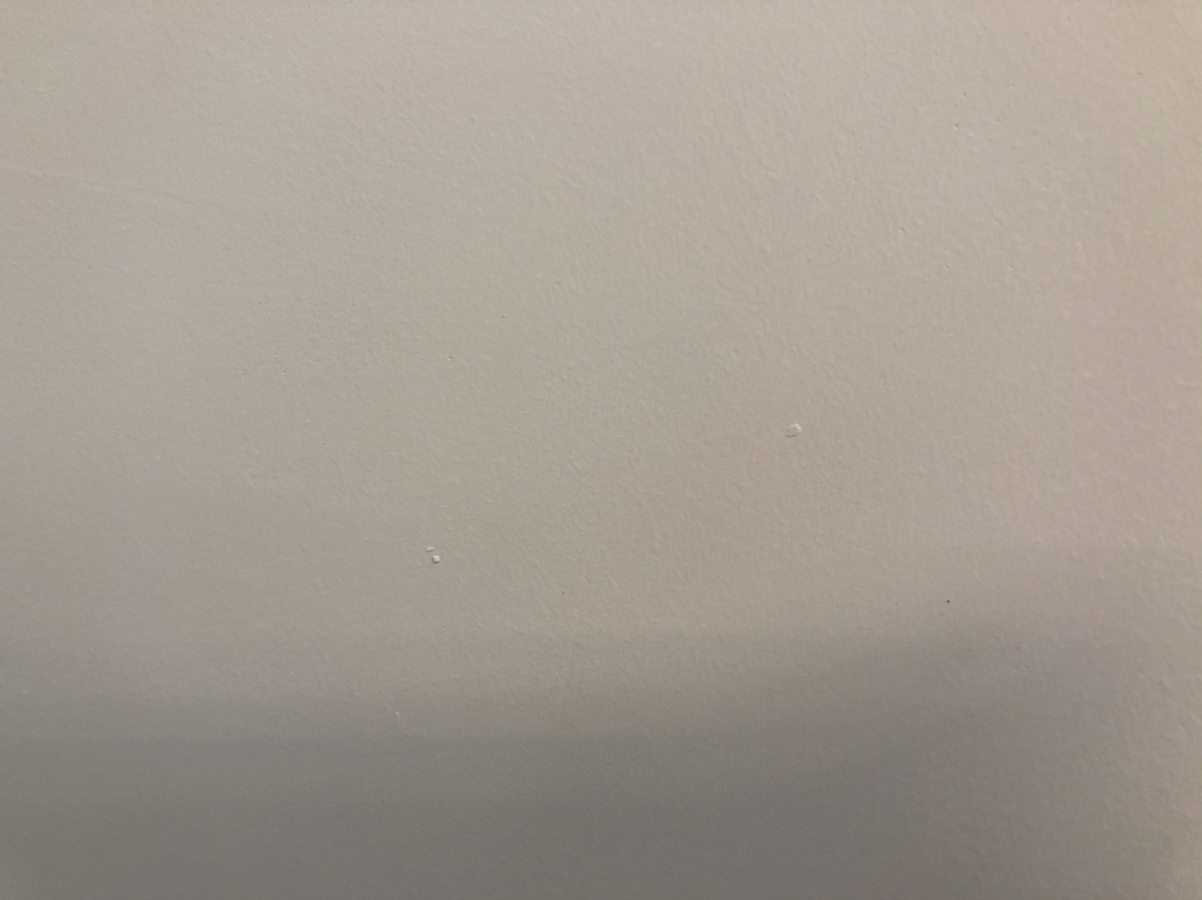 乳胶漆刷出颗粒感啥情况 为嘛刷完漆有痕迹,还有颗粒感?