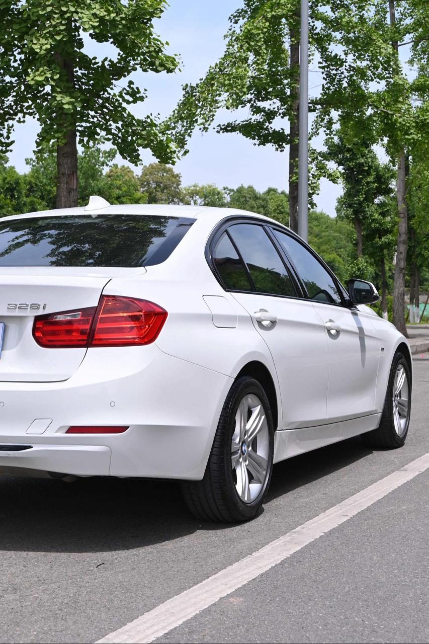 车型:宝马3系 2014款328i xdrive运动设计套装 上牌:2015年7月 表显