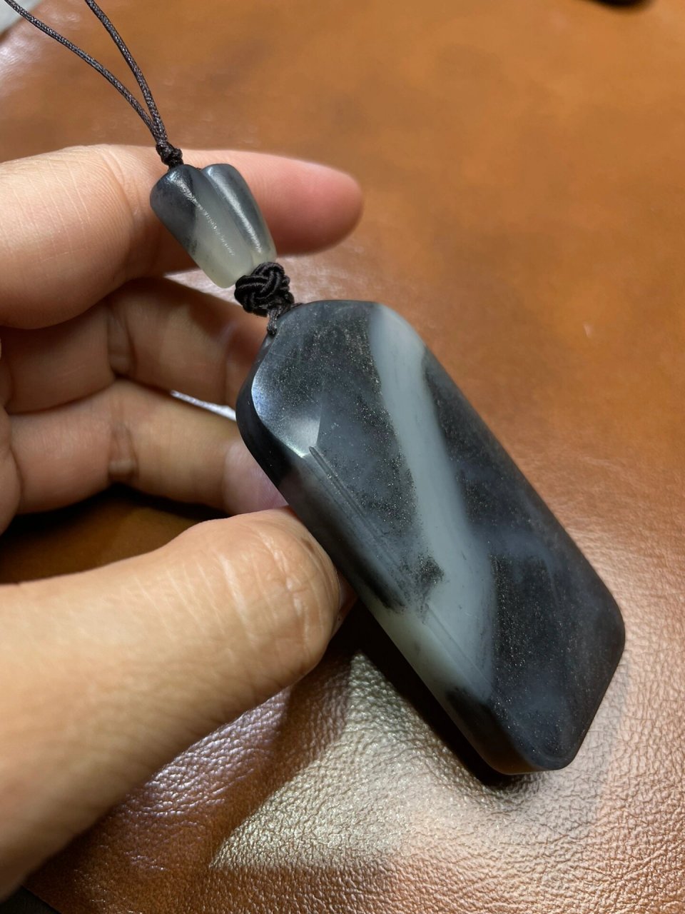 青花山料多产自与青海格尔木叶城,青花籽料则产自于新疆卡拉喀什河