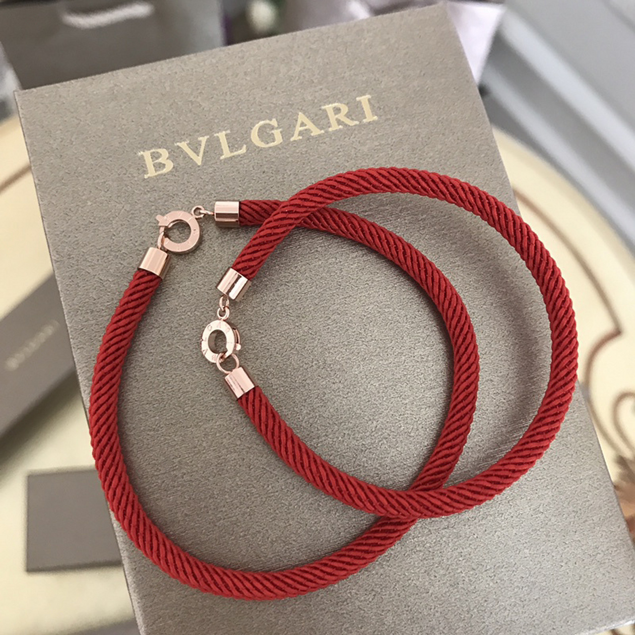 18k金宝格丽红绳 转运红绳 经典简单小红绳 人生这么短 总要戴自己