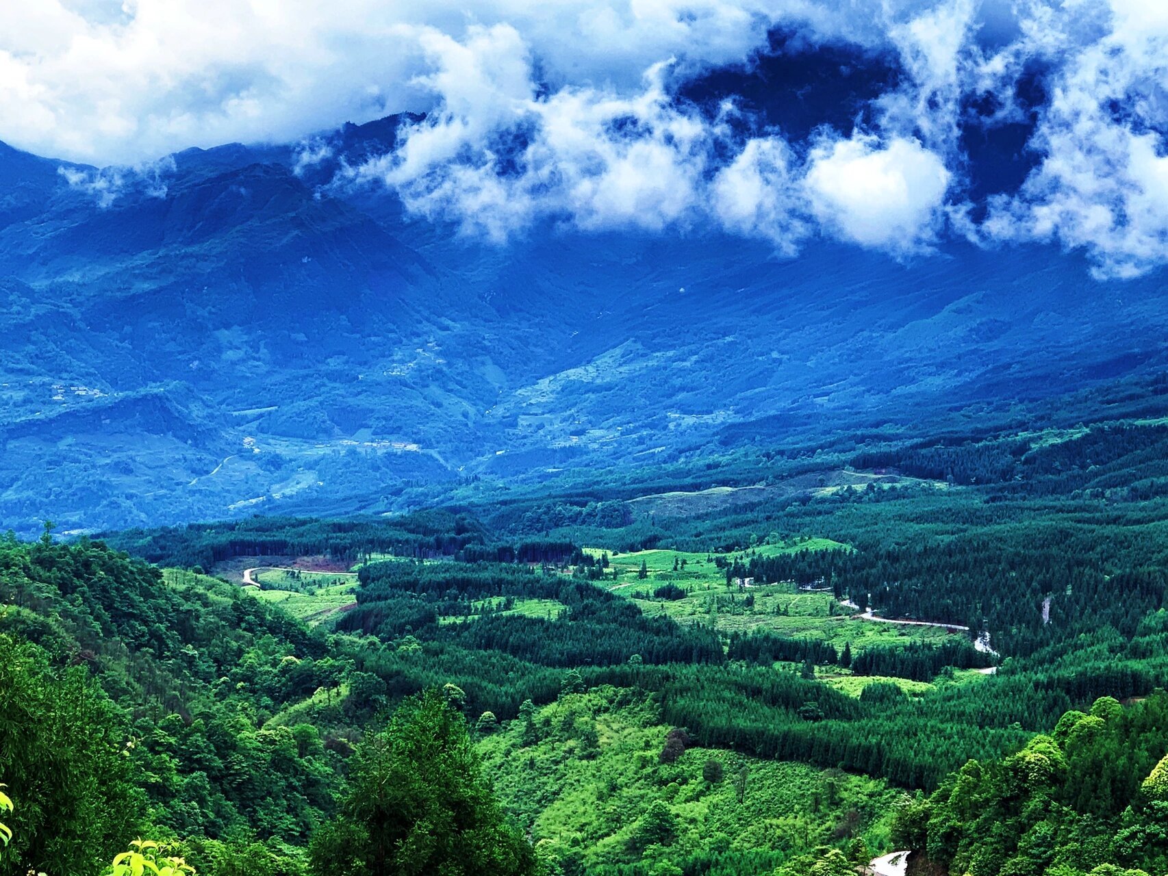 乐山马边仰天窝    仰天窝的美景在四川省乐山市马边彝族自治县大竹堡