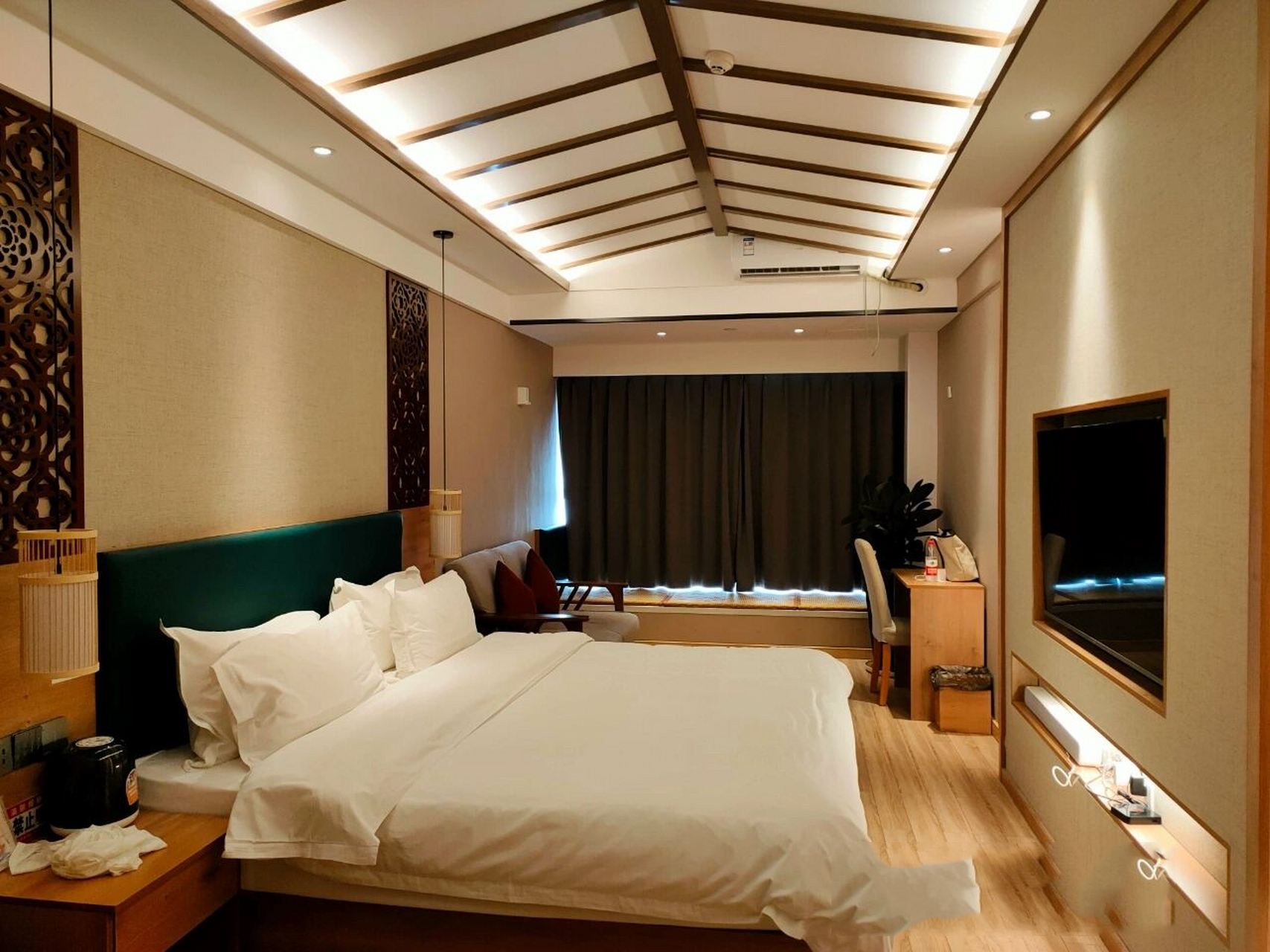 济南大明湖附近酒店推荐90 合美酒店93 75价格:在济南大明湖