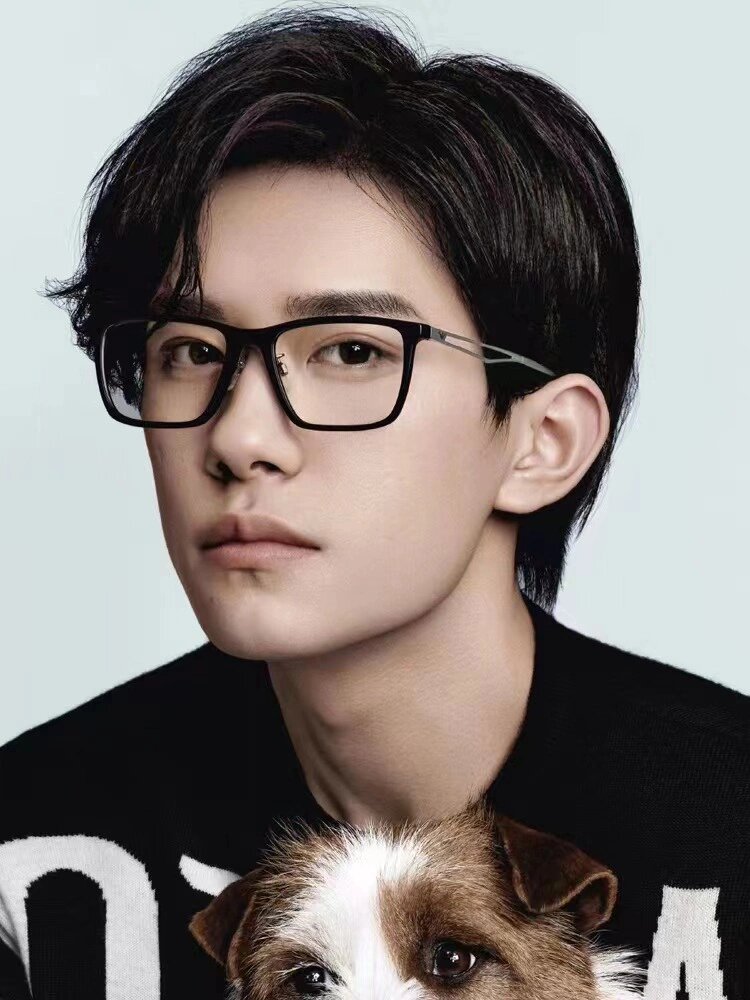 易烊千玺代言阿玛尼