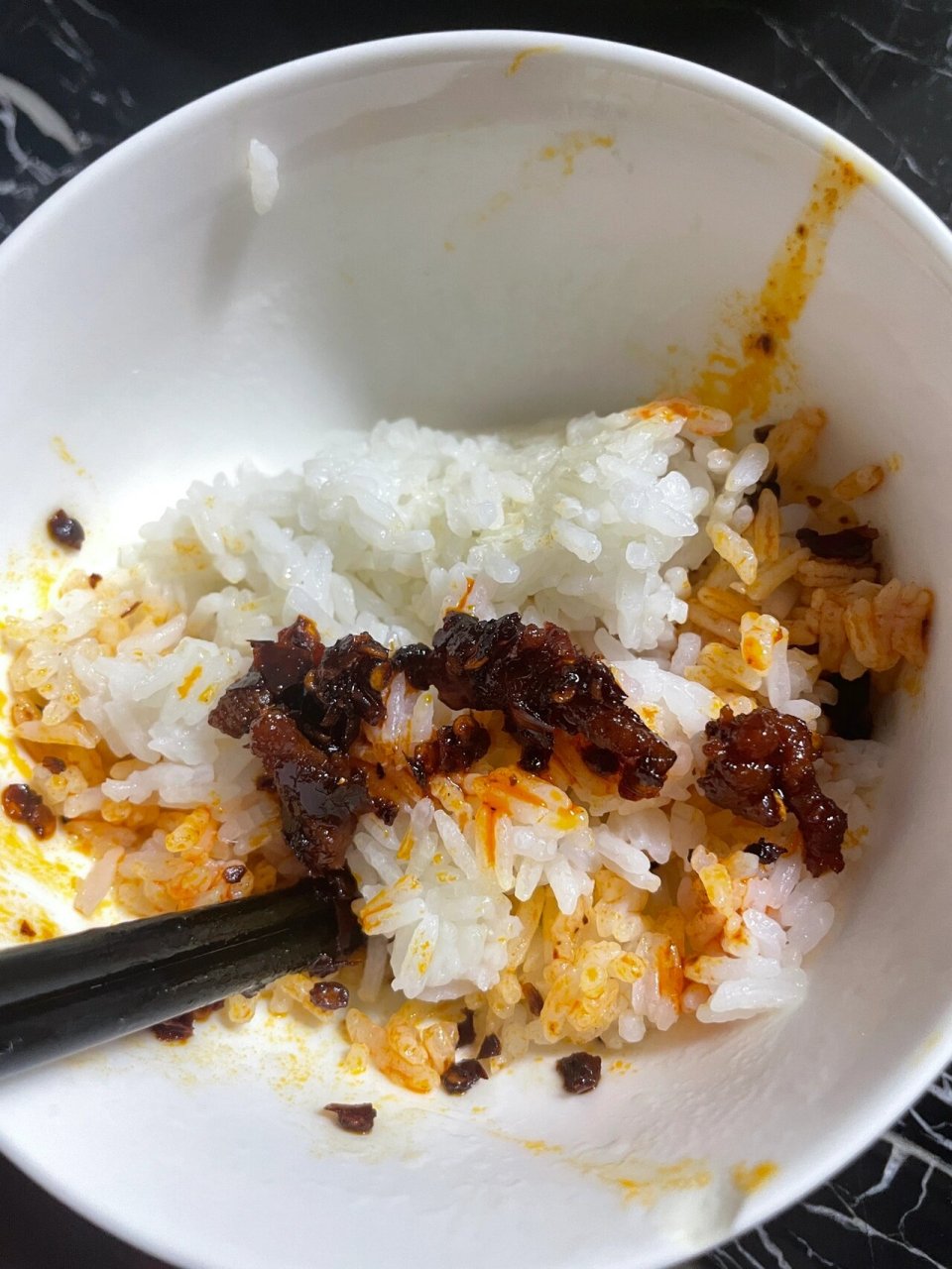 老干妈拌米饭好好吃 老干妈拌白米饭真的好好吃,孕期没胃口也能吃一