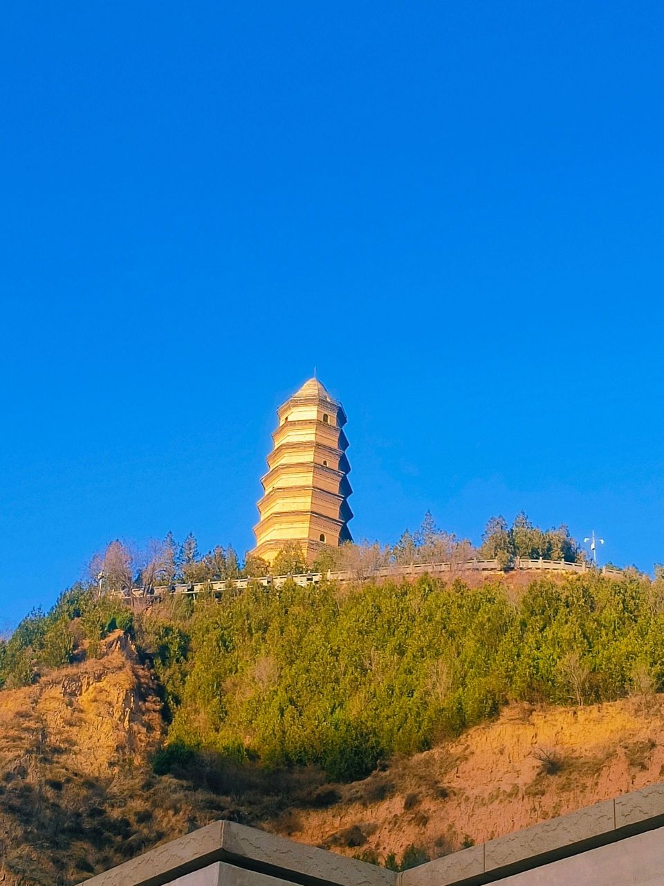 宝塔山 巍巍宝塔山7215 (就是太冷了)