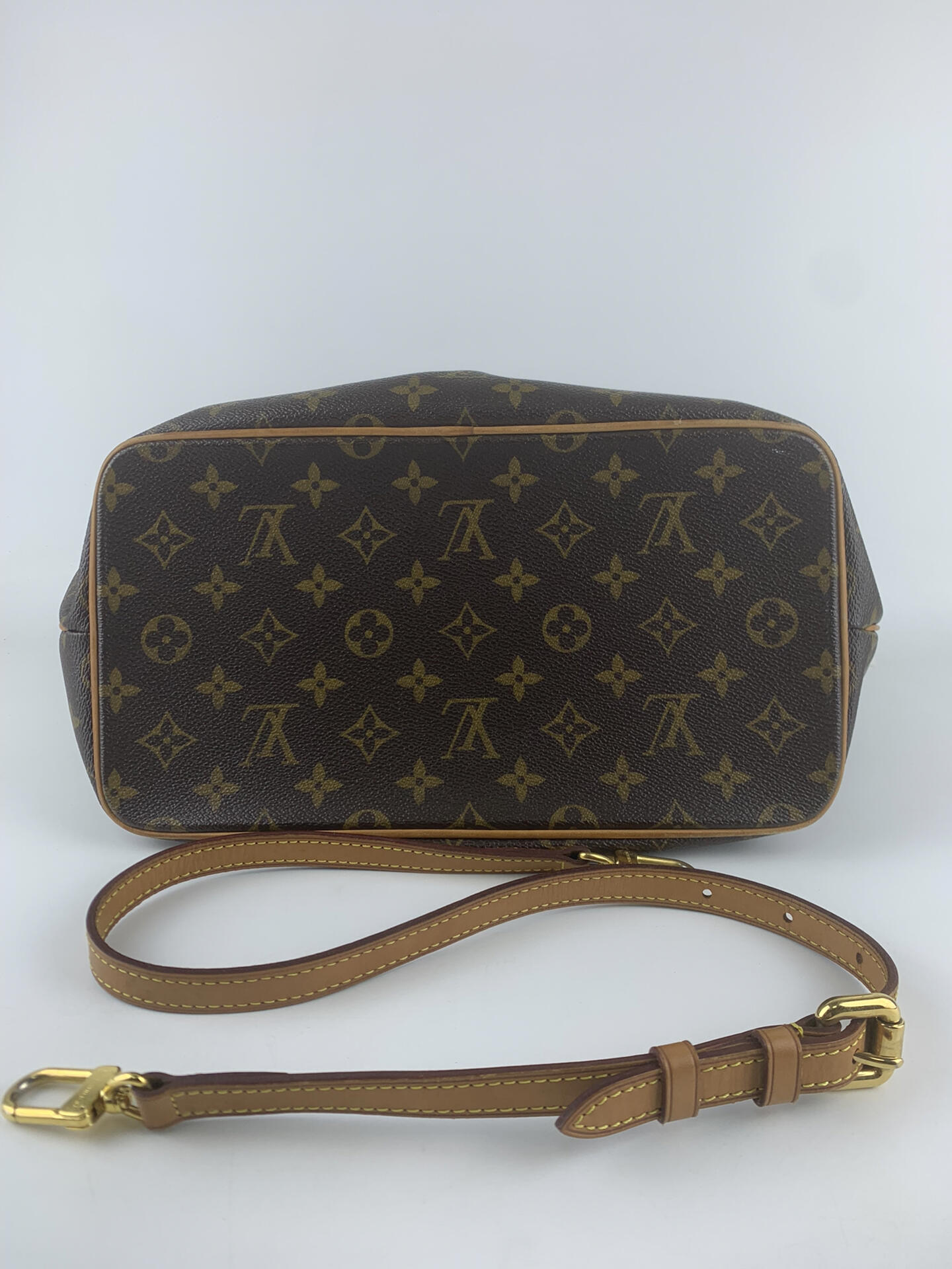 lv路易威登小号派拉蒙 手提斜挎 成色97新(sf039)正常蜜色 现货好价