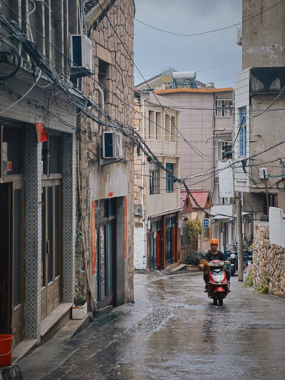 穿越1988石塘老街 浙江温岭石塘是一个古老的渔村集镇,旧日称石塘山