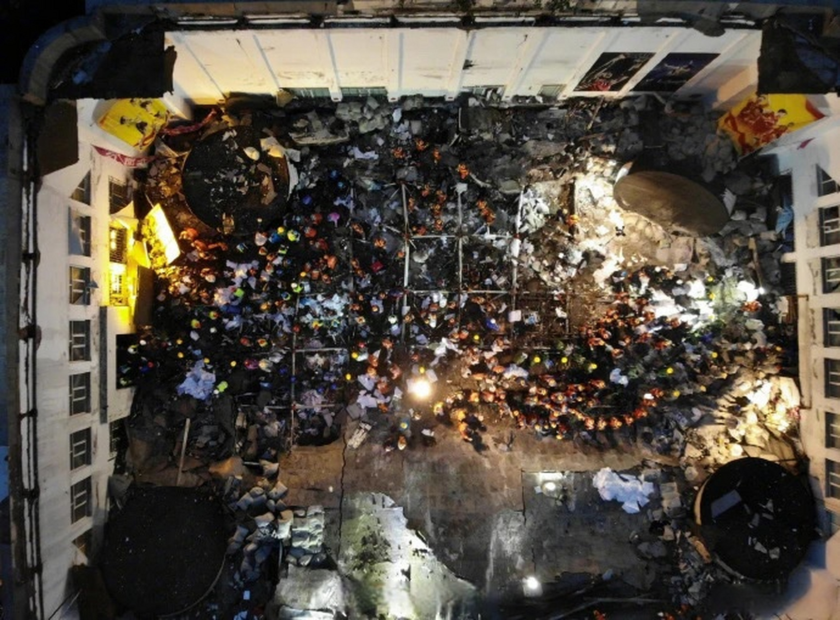 【齐市三十四中坍塌事故原因初步查明】24日晚,齐齐哈尔市召开新闻