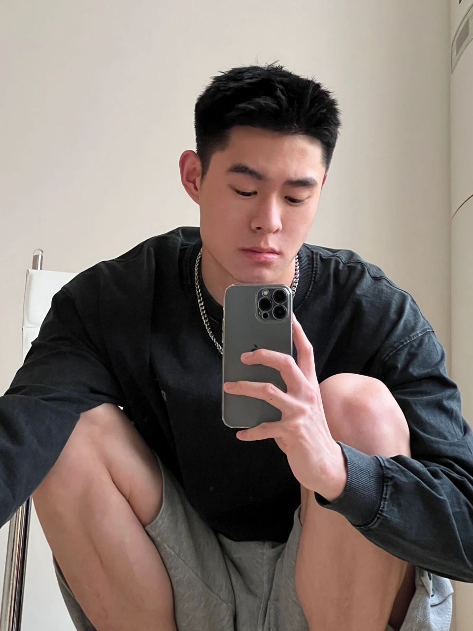 2023对我好点! #我的自拍分享# #男大学生