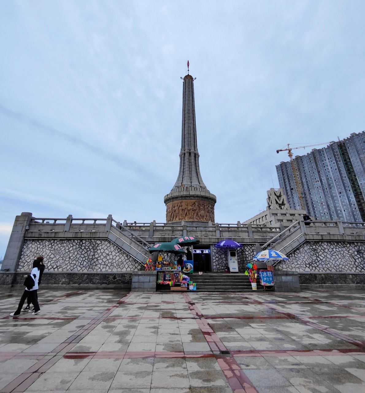 佳木斯【建国十周年纪念塔】 建国十周年纪念塔是佳木斯市的地标建筑.
