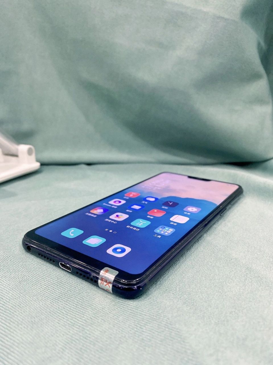 oppor15标准版蓝色6 128g高配,女生自用手机9新轻微磕碰,全网通,丝è